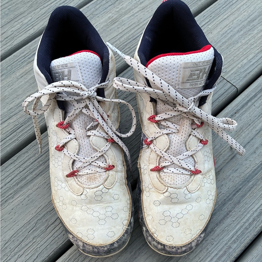 Boys high baseball cleats size 6 - under Armour